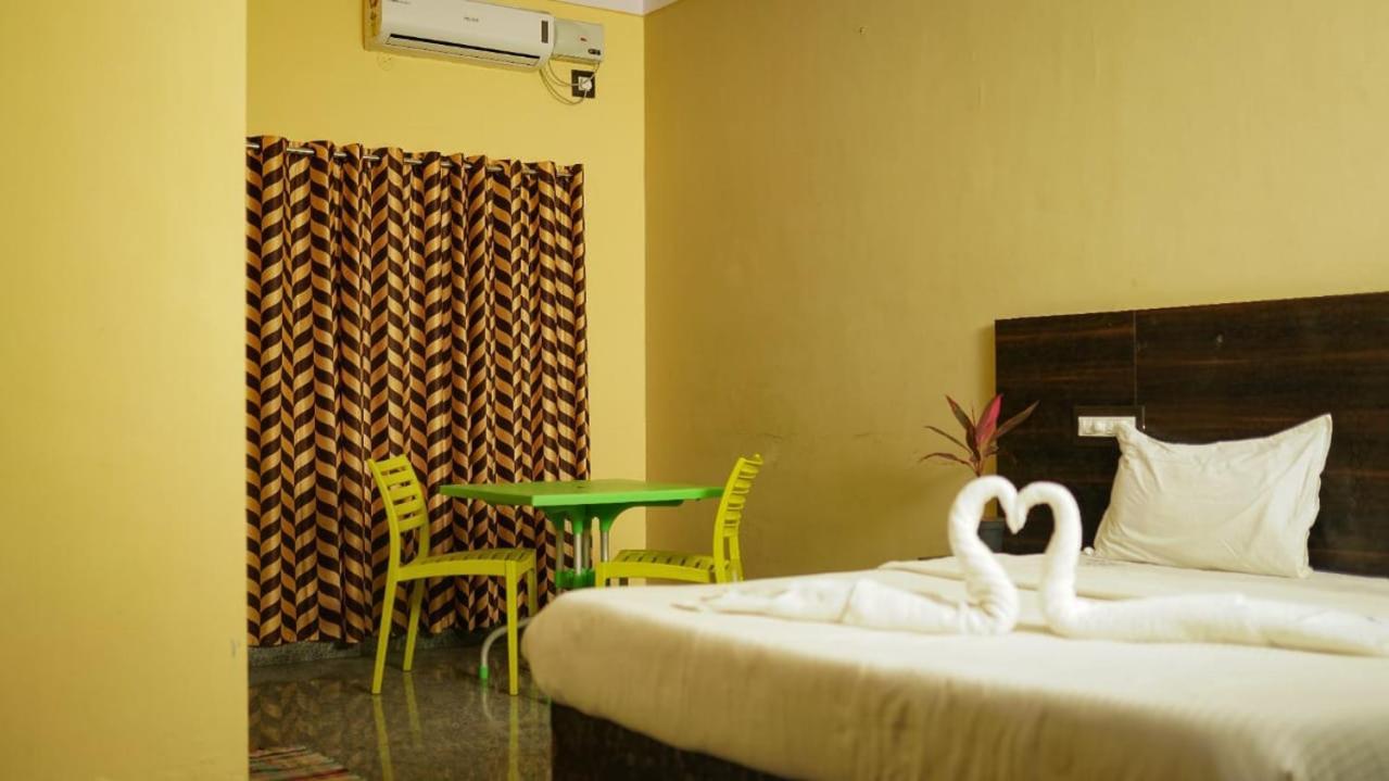 Dolphin Resort Yelagiri Exterior photo