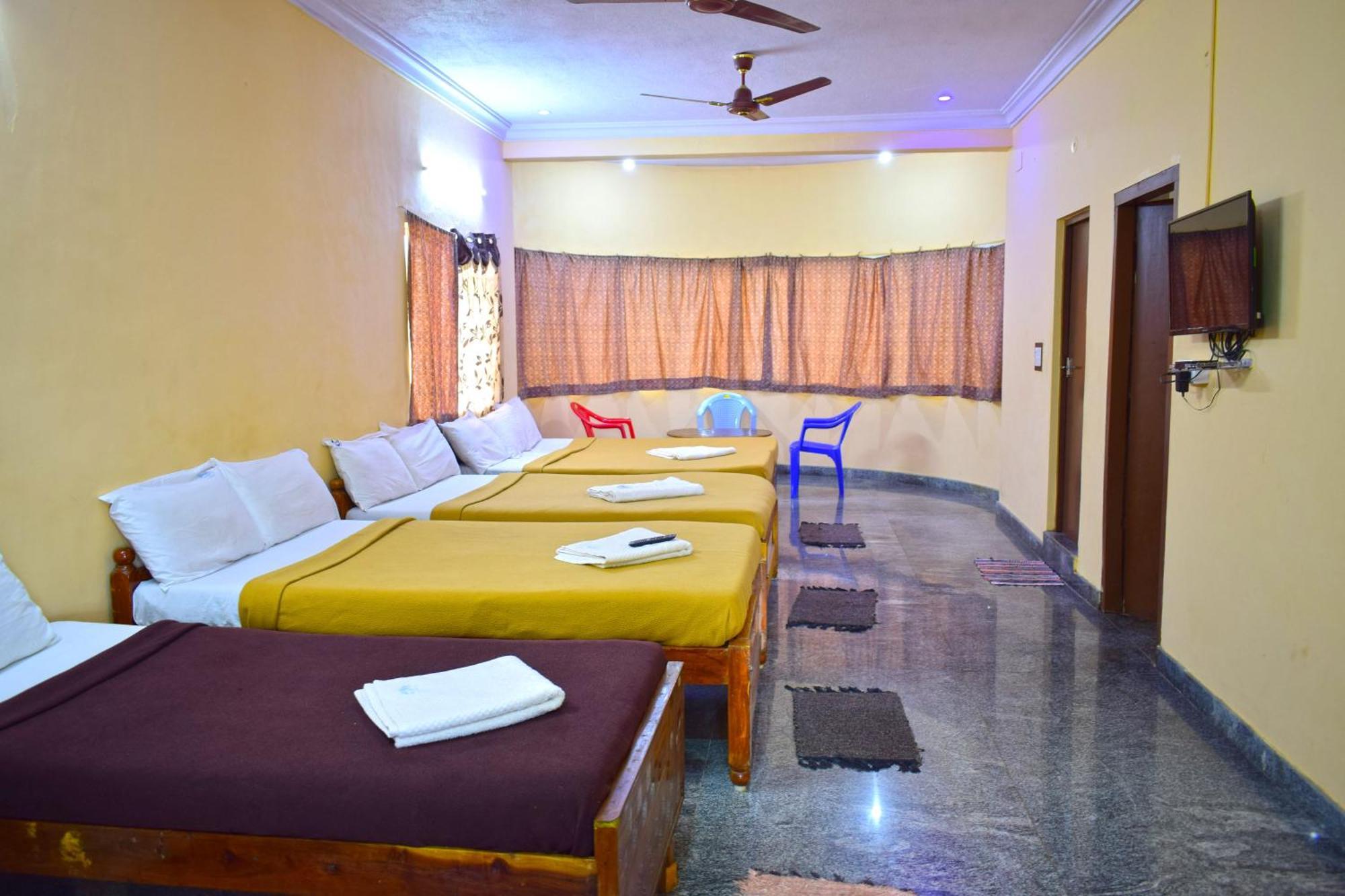 Dolphin Resort Yelagiri Exterior photo