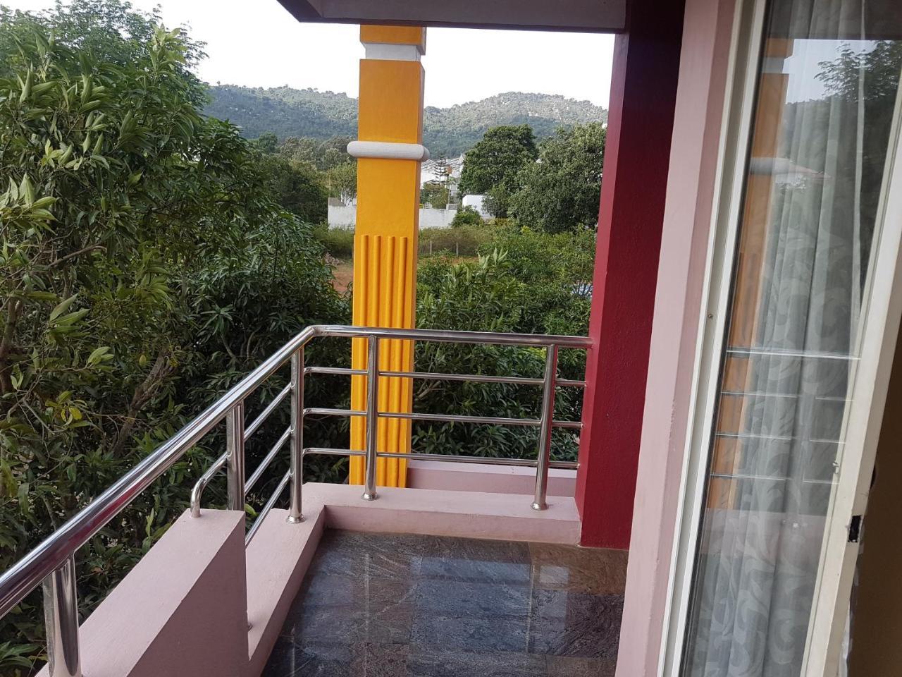 Dolphin Resort Yelagiri Exterior photo